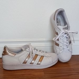 EUC! Women's Superstar Adidas Sneakers (Rose Gold)